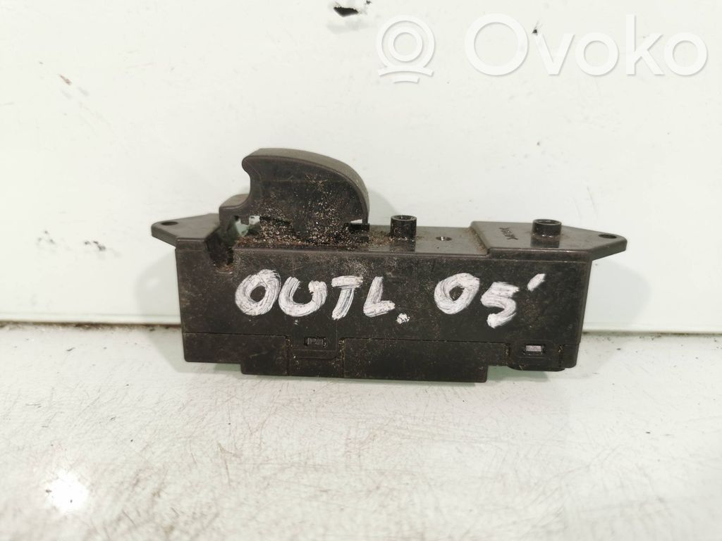 Mitsubishi Outlander Electric window control switch 