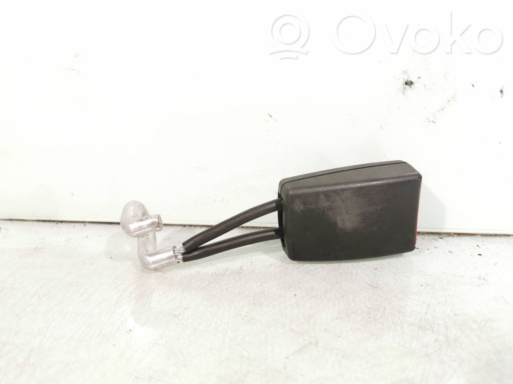 Volkswagen PASSAT B5.5 Rear seatbelt buckle 