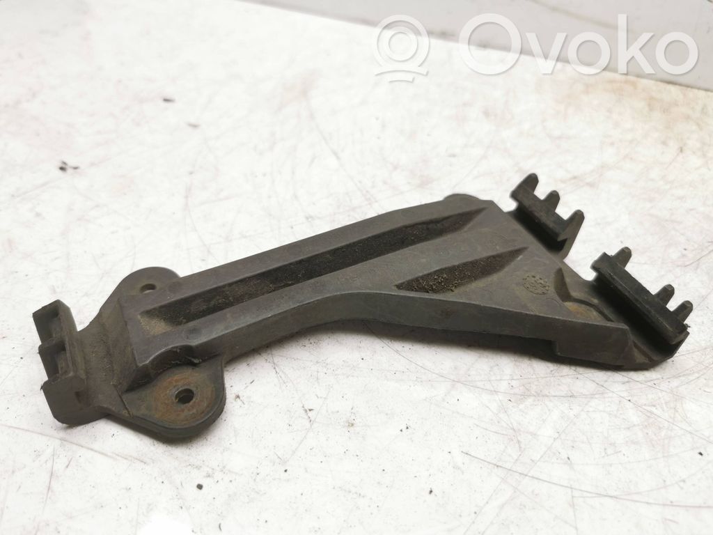 Audi A6 S6 C5 4B Front bumper mounting bracket 