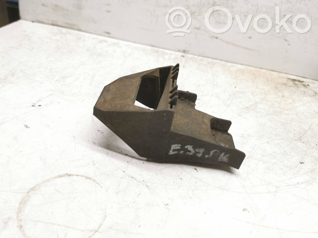 Radiator mount bracket   1703686