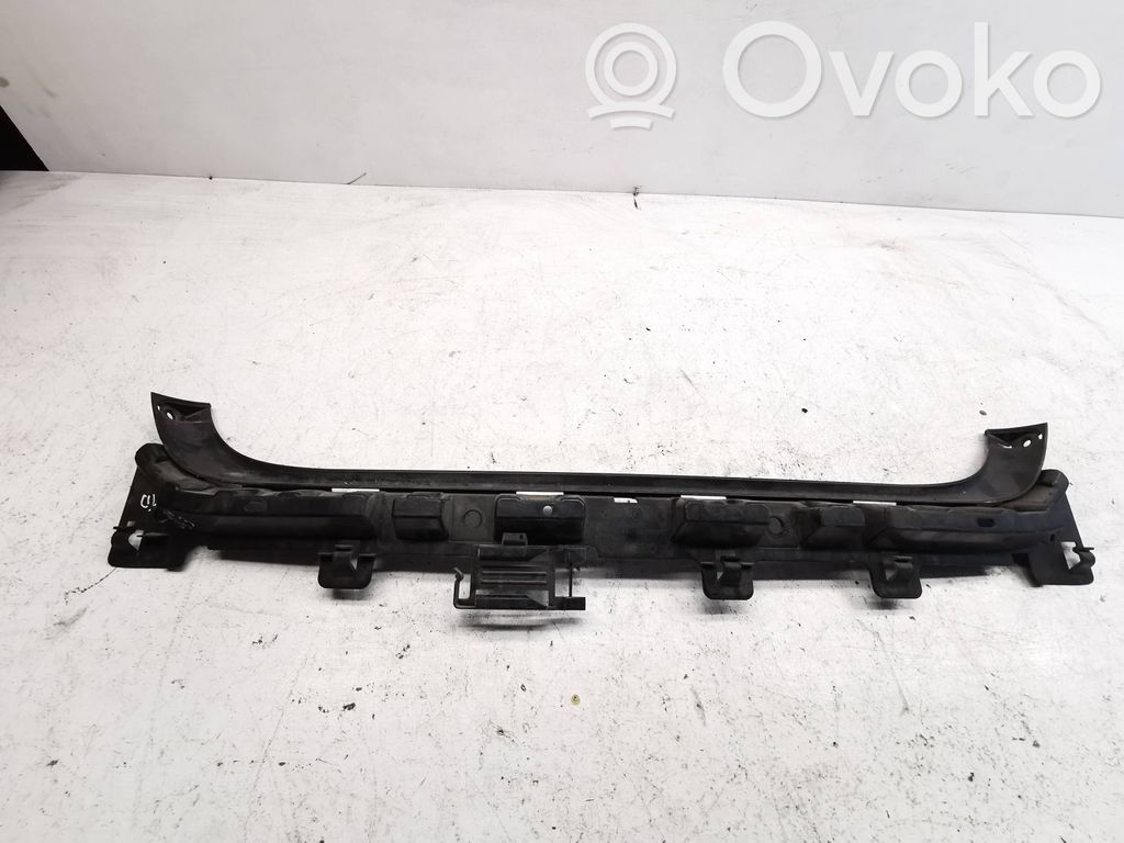 Rear bumper mounting bracket   7058522