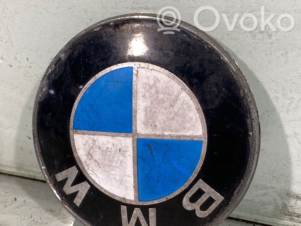 BMW 5 E60 E61 Ražotāja plāksnīte / modeļa burti 