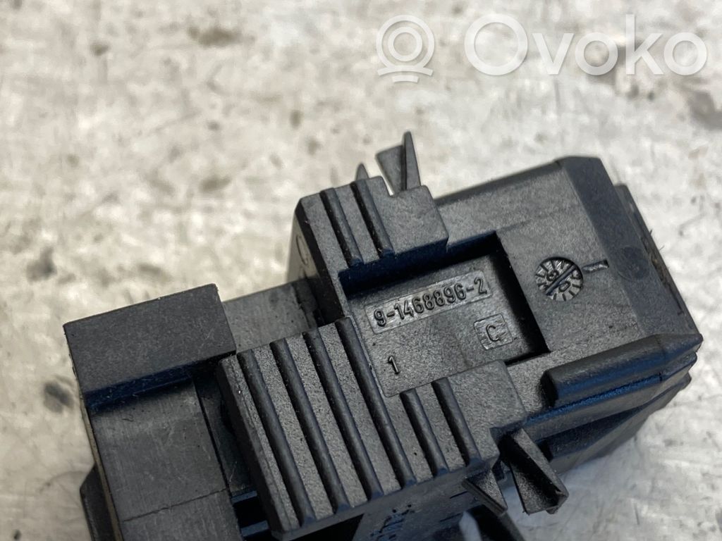 BMW 1 E81 E87 Brake pedal sensor switch 