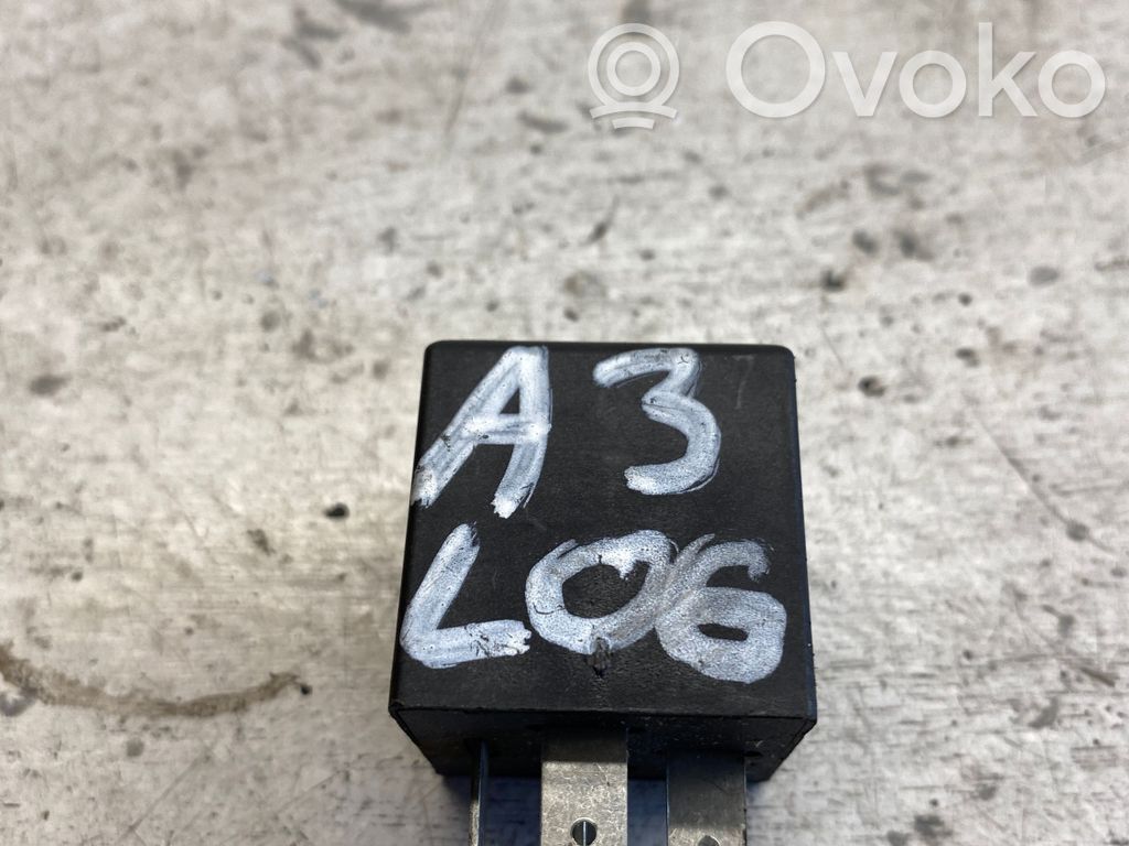 Audi A3 S3 8L Muu rele 