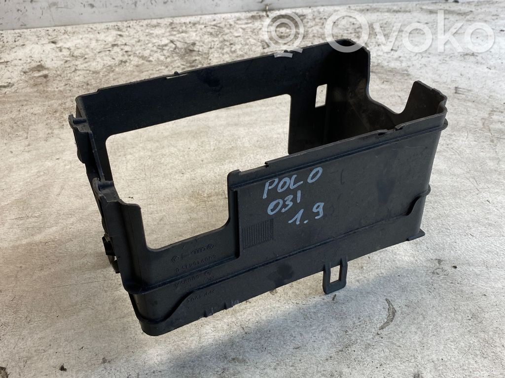 Volkswagen Polo Akumuliatoriaus dėžė 