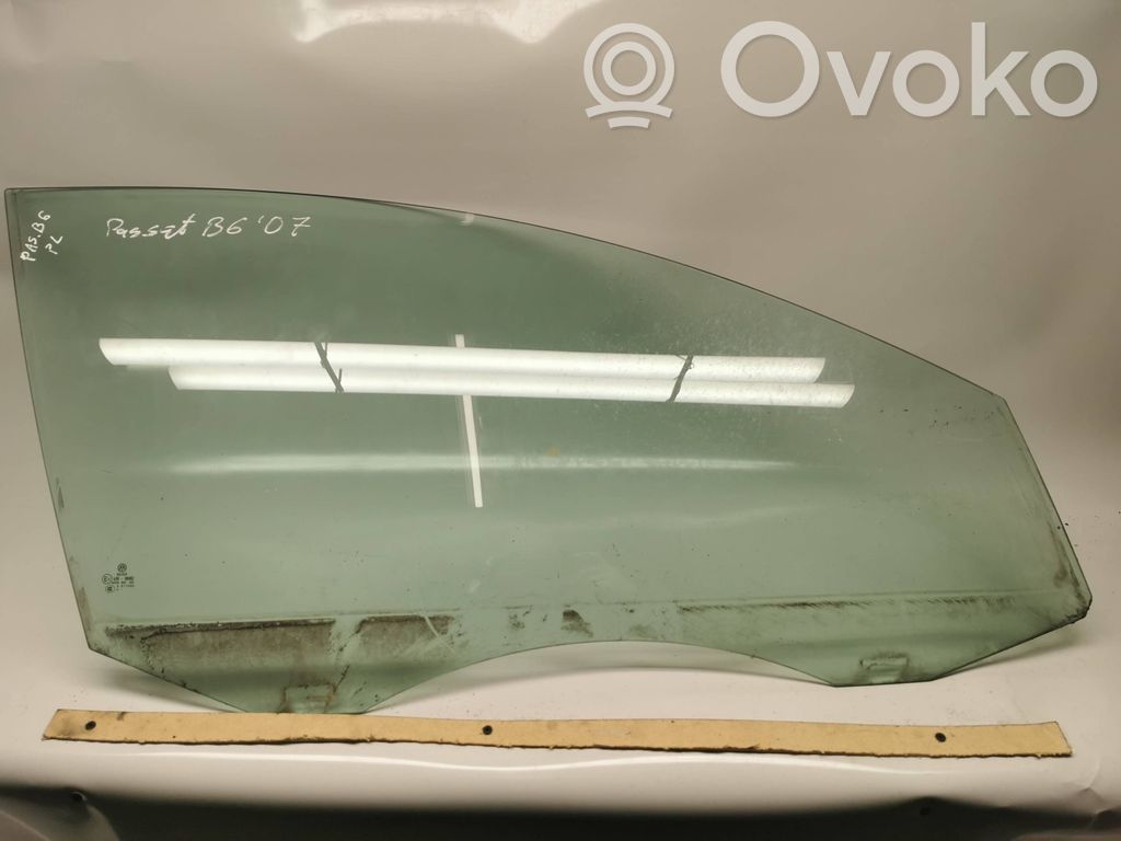 Volkswagen PASSAT B6 Front door window glass four-door 