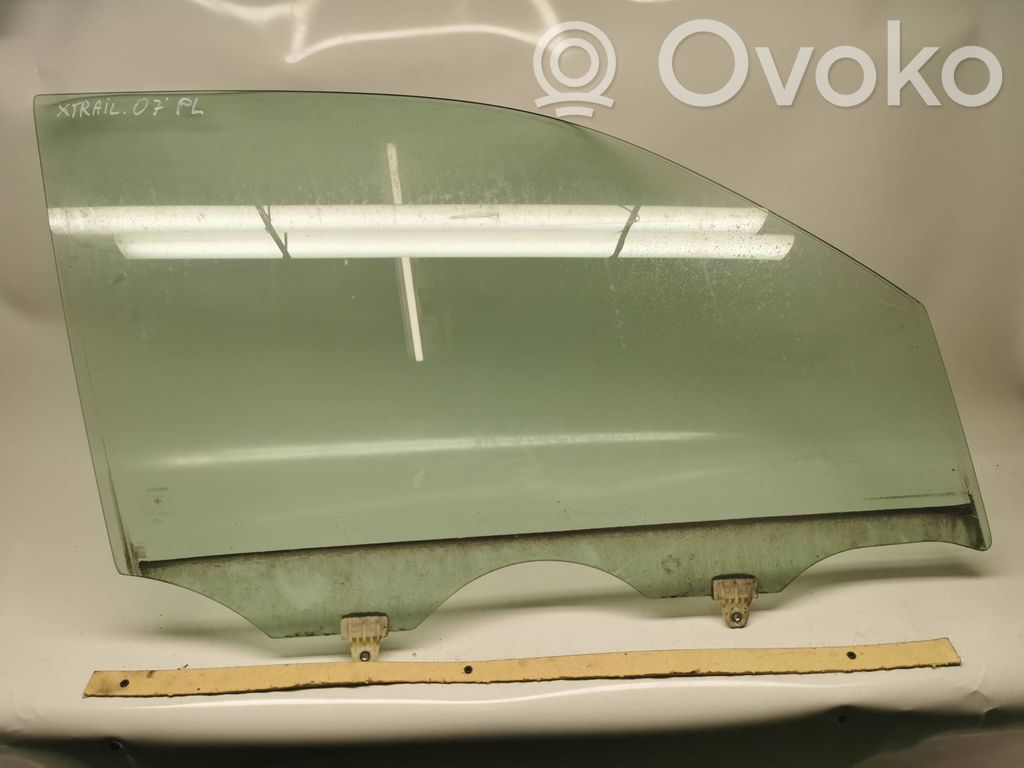 Nissan X-Trail T30 Front door window glass four-door 