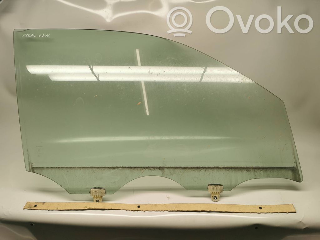 Nissan X-Trail T31 Front door window glass four-door 
