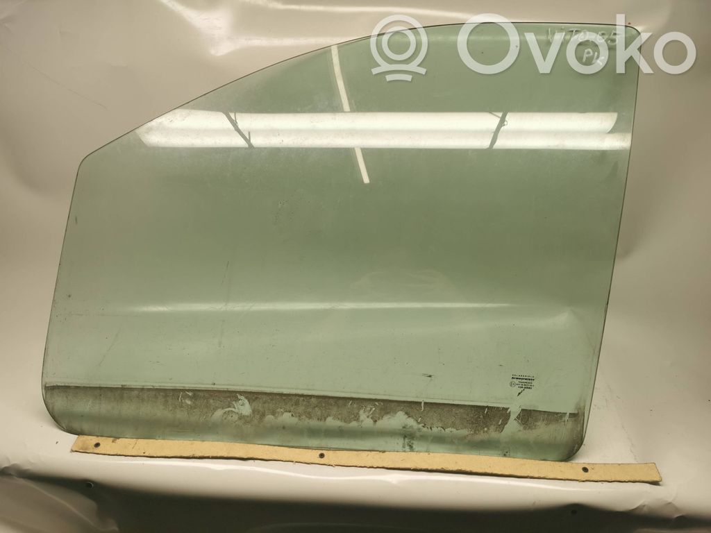 Mercedes-Benz Vito Viano W639 Front door window glass four-door 