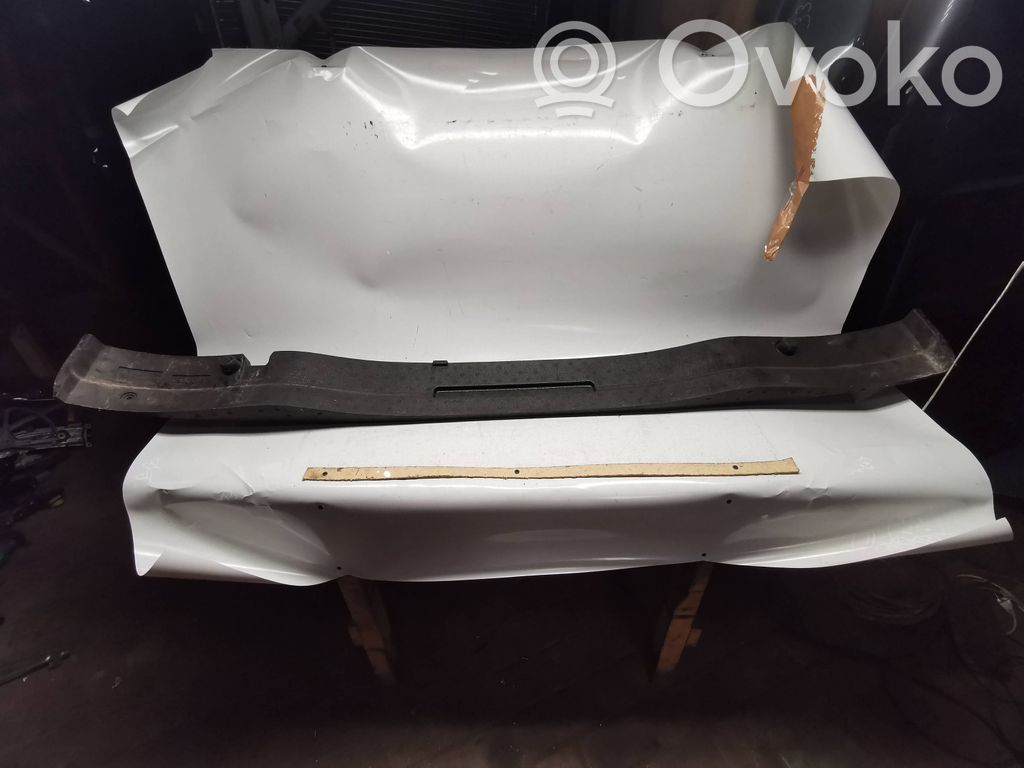 BMW 7 E65 E66 Bampera putuplasta daļa 