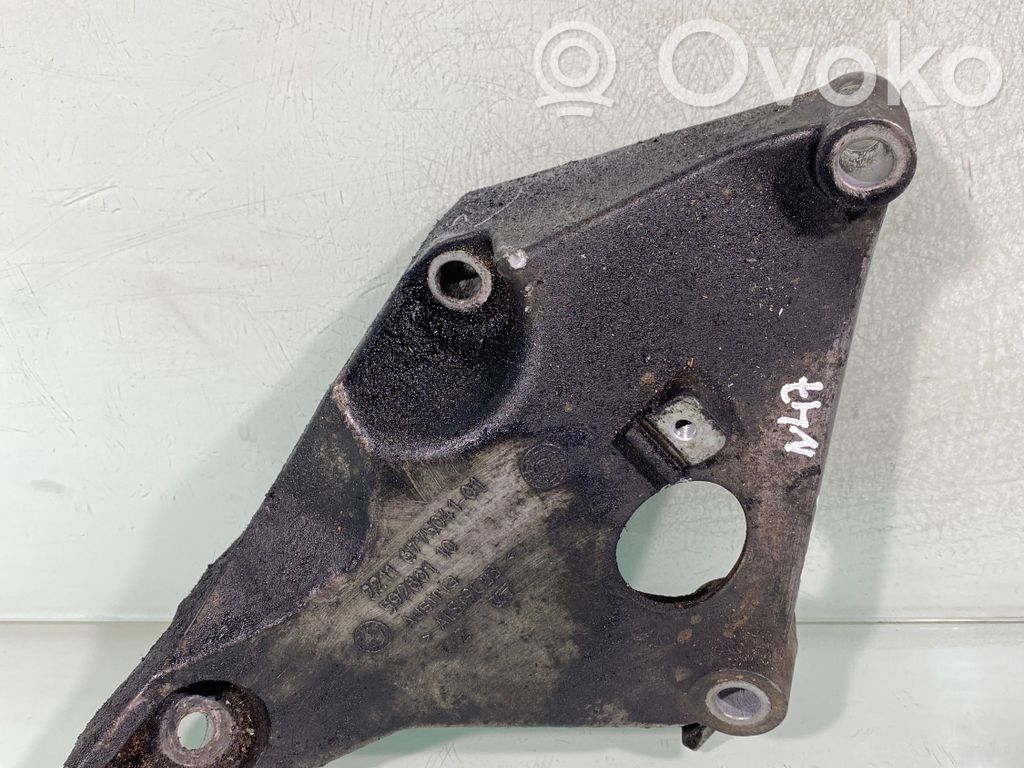 BMW 3 E92 E93 Engine mounting bracket 