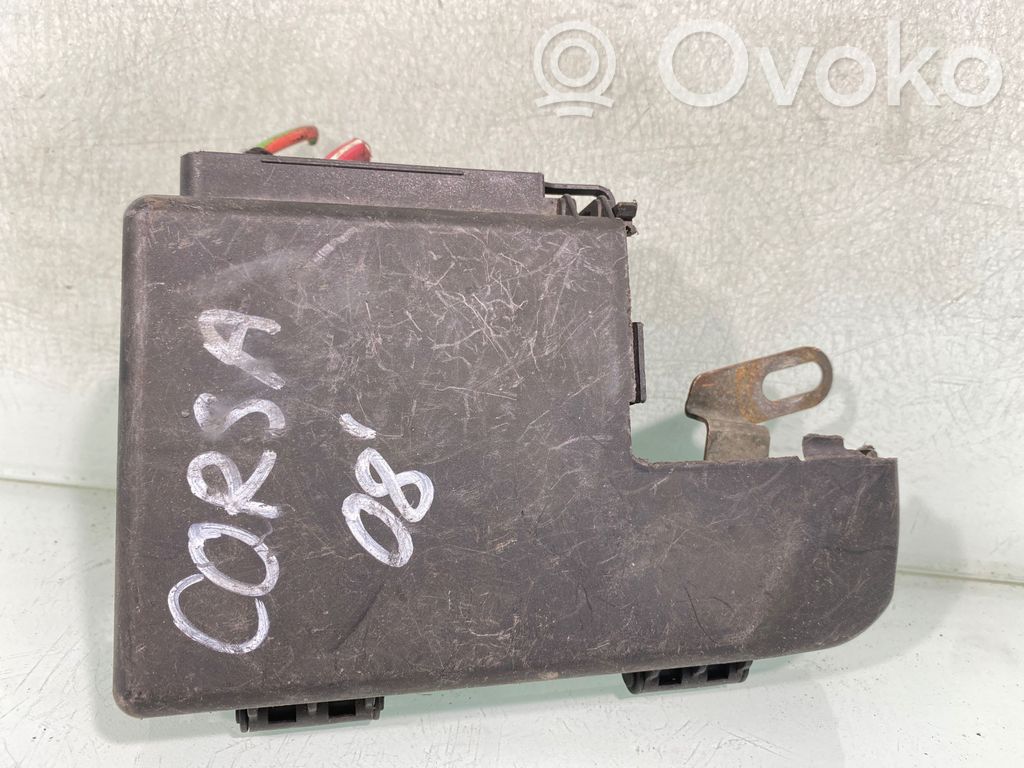 Opel Corsa D Pliusinis laidas (akumuliatoriaus) 