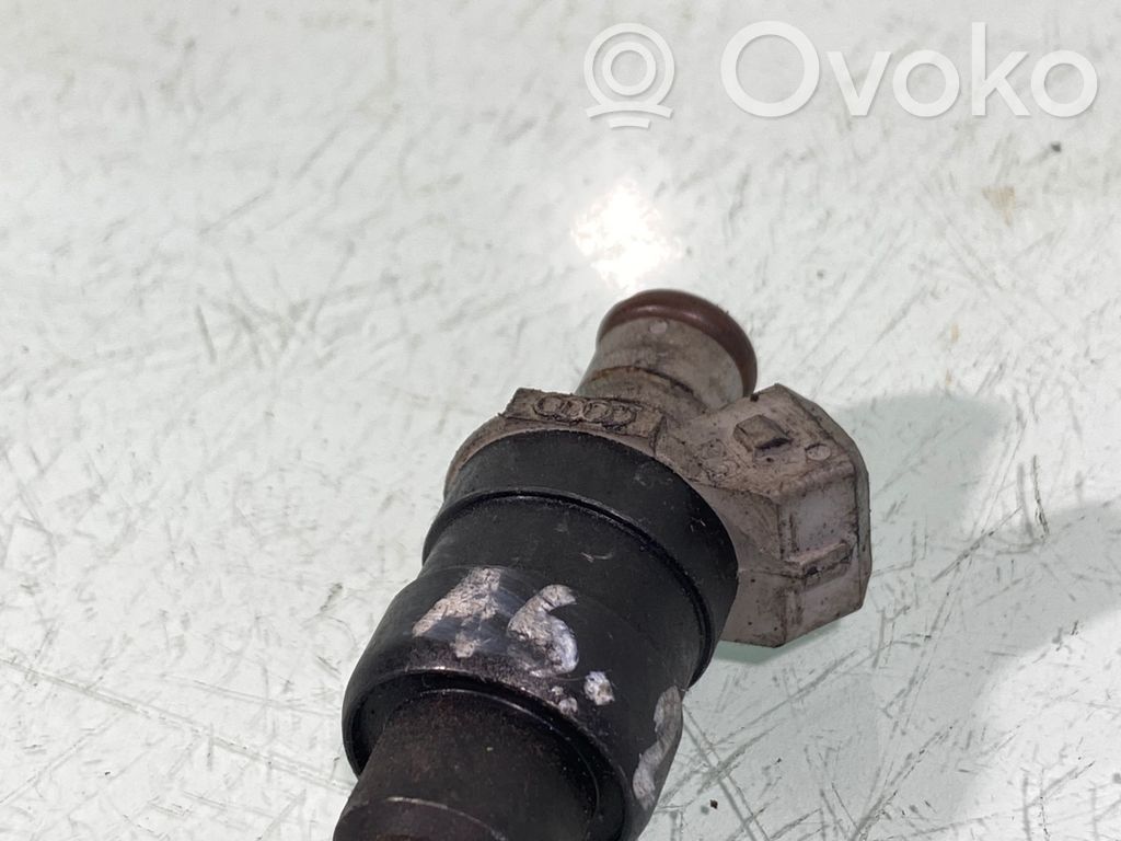 Audi A6 S6 C5 4B Inyector de combustible 