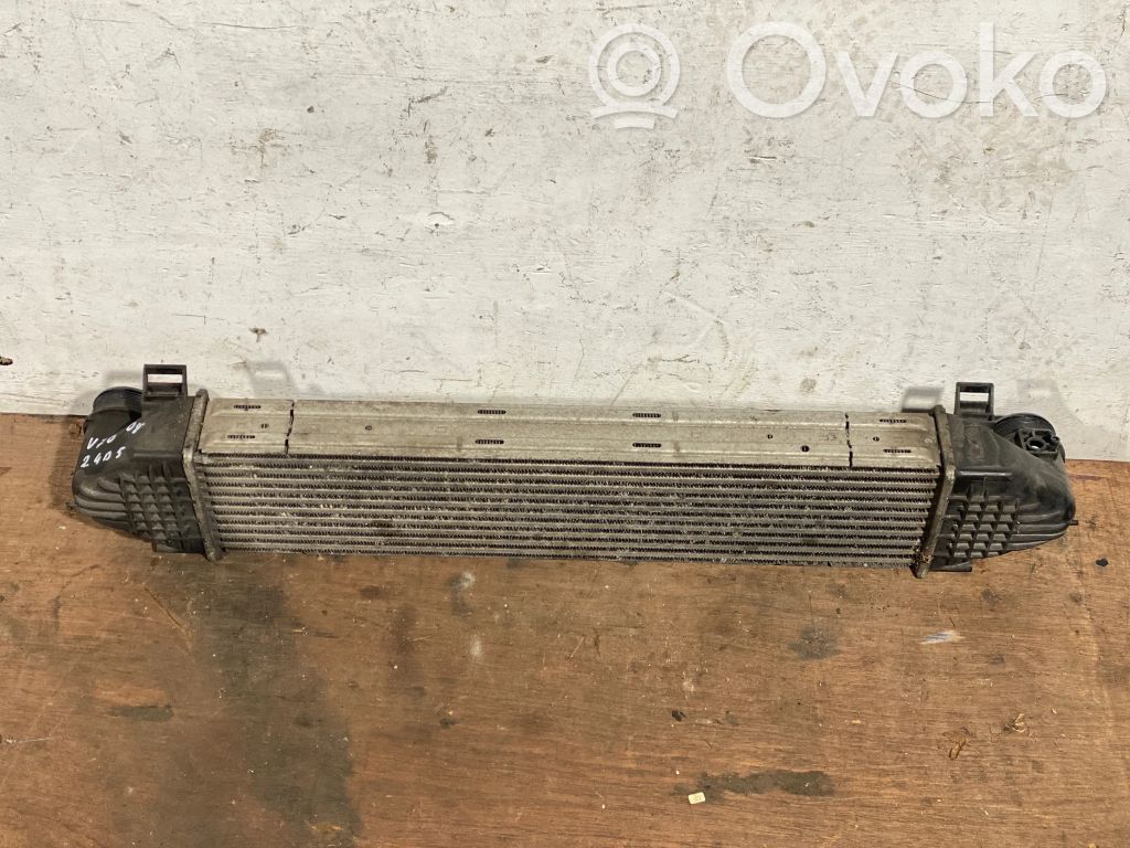 Volvo V70 Interkūlerio radiatorius 