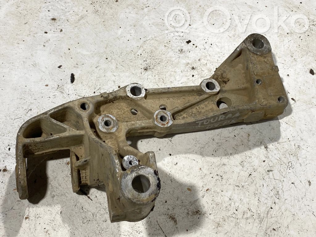 Volkswagen Touran I Front subframe 