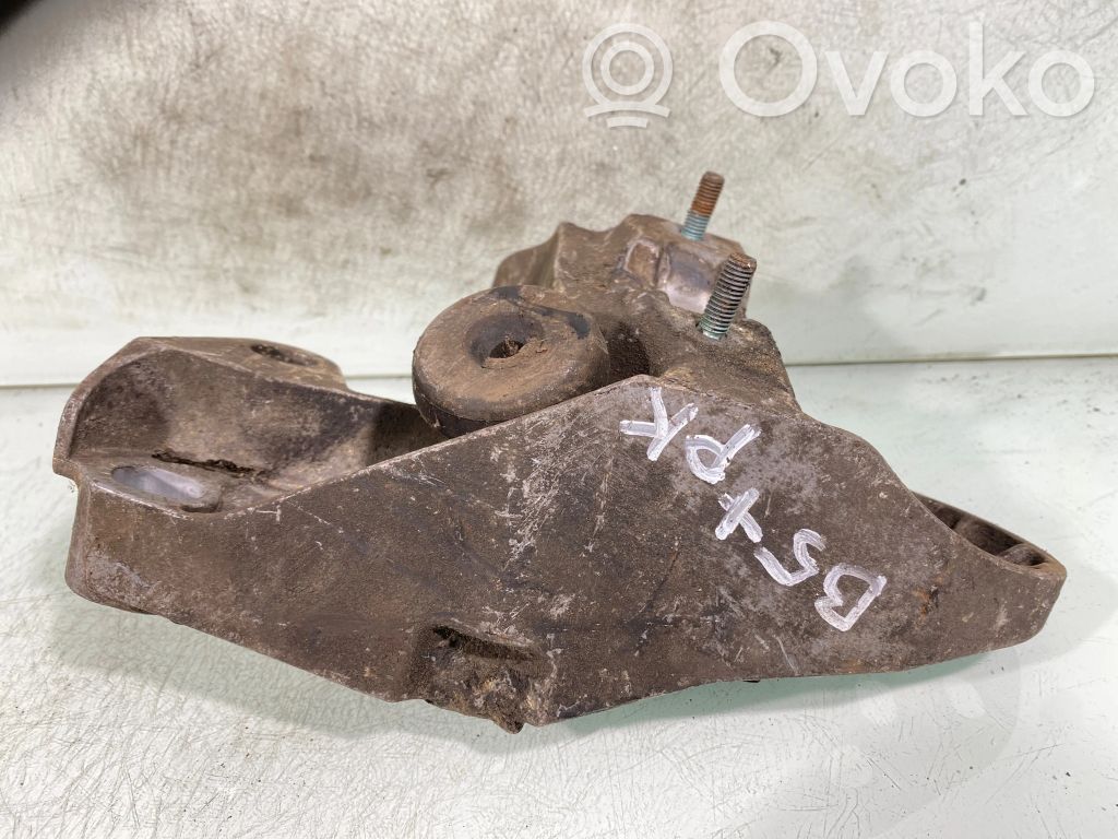 Volkswagen PASSAT B5.5 Engine mounting bracket 