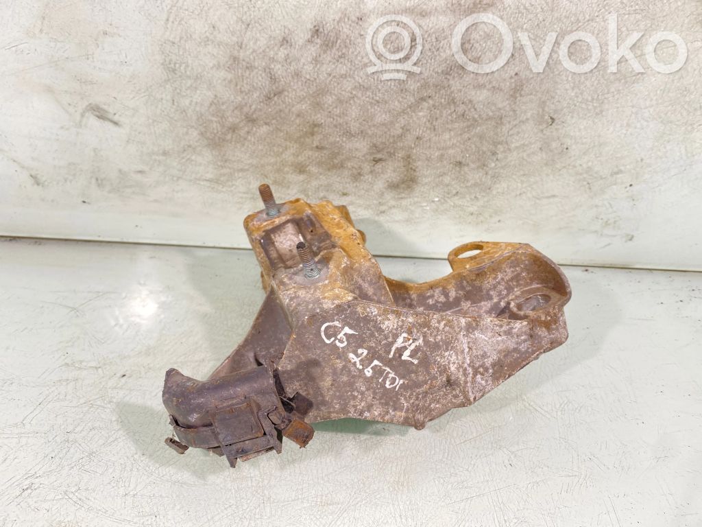 Engine mounting bracket   8E0199352