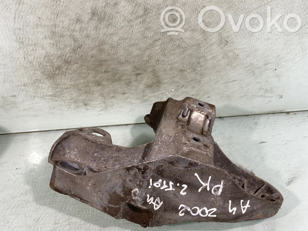 Audi A4 S4 B6 8E 8H Engine mounting bracket 