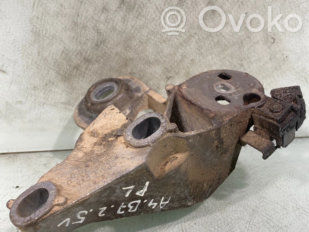 Audi A4 S4 B7 8E 8H Engine mounting bracket 