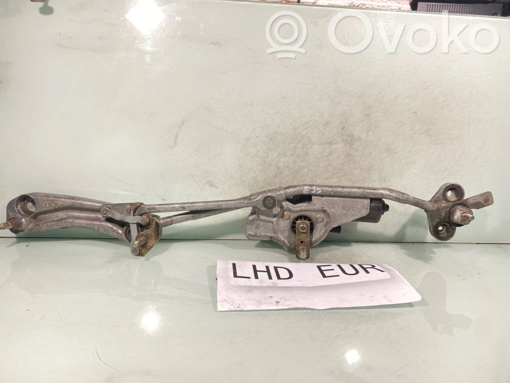 BMW 5 E39 Front wiper linkage and motor 