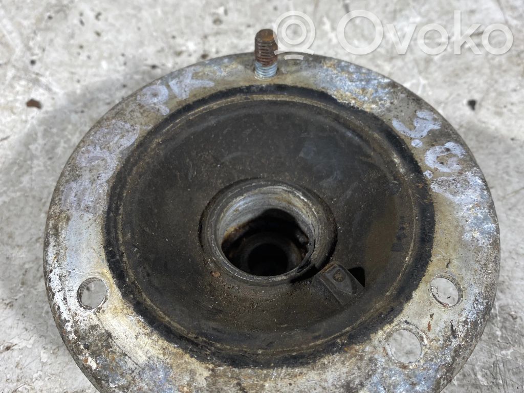 BMW 5 E39 Spyruoklės atrama (viršutinė) 