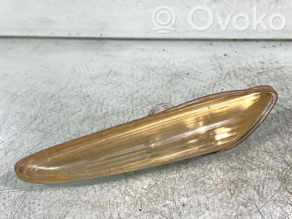 BMW 3 E46 Front fender indicator light 