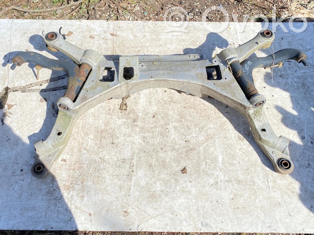 Volvo S60 Galinis traversas 
