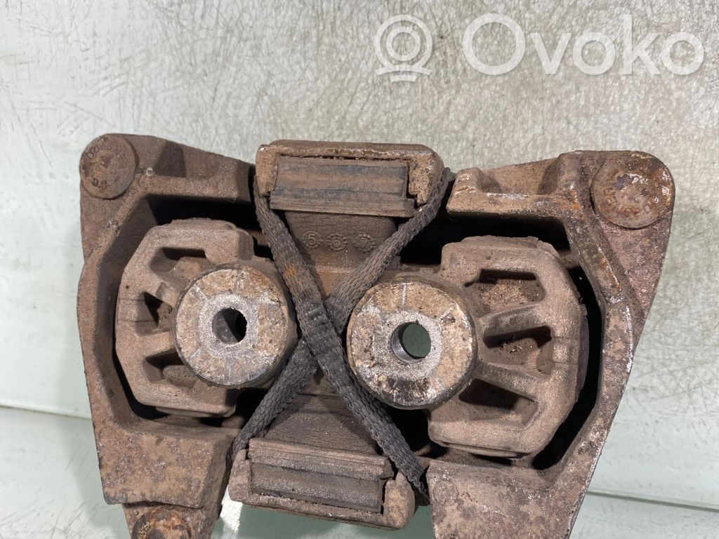 Audi A6 S6 C6 4F Gearbox mount 