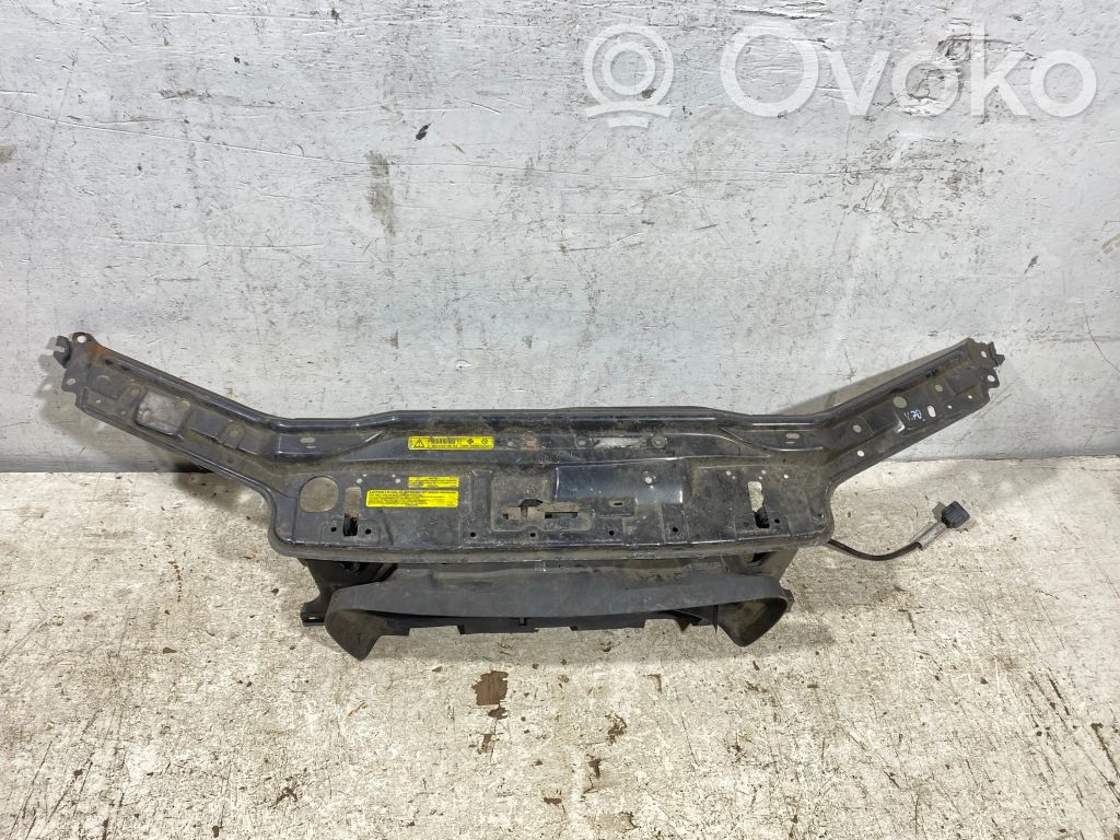 Volvo V70 Верхняя часть панели радиаторов (телевизора) 