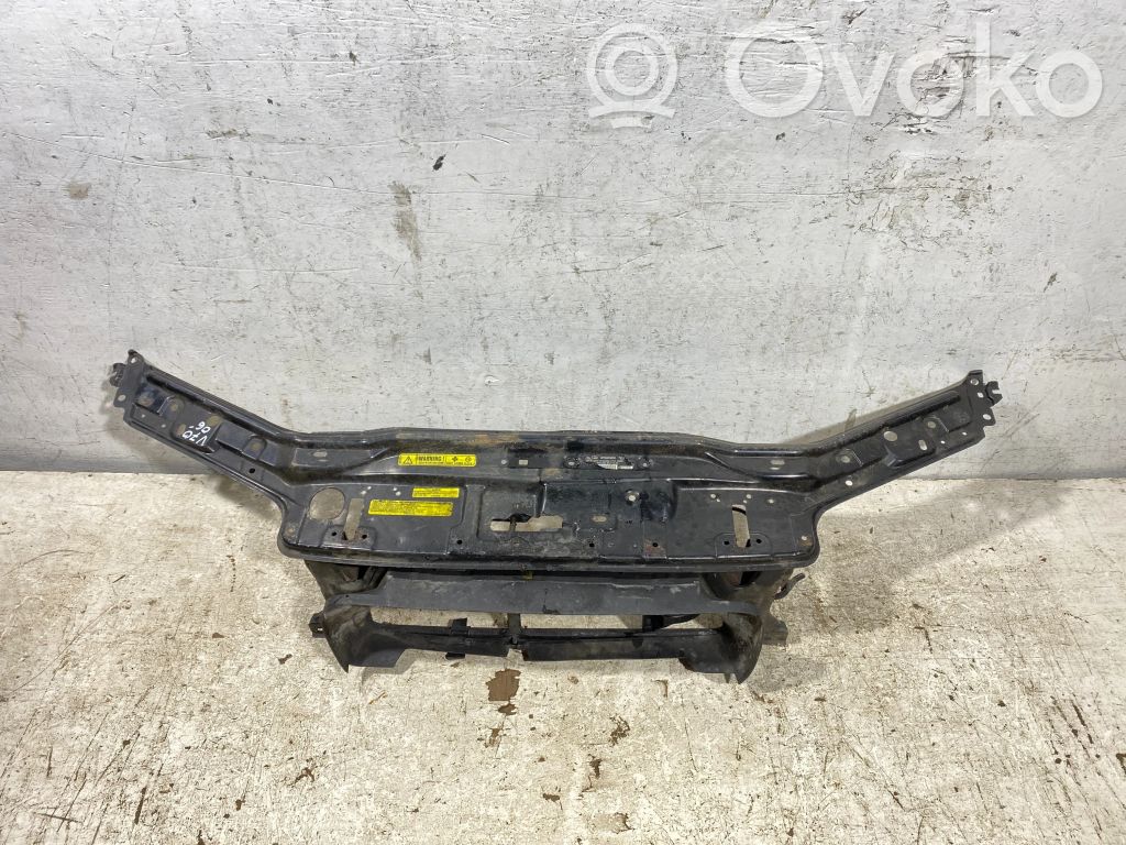 Volvo V70 Верхняя часть панели радиаторов (телевизора) 