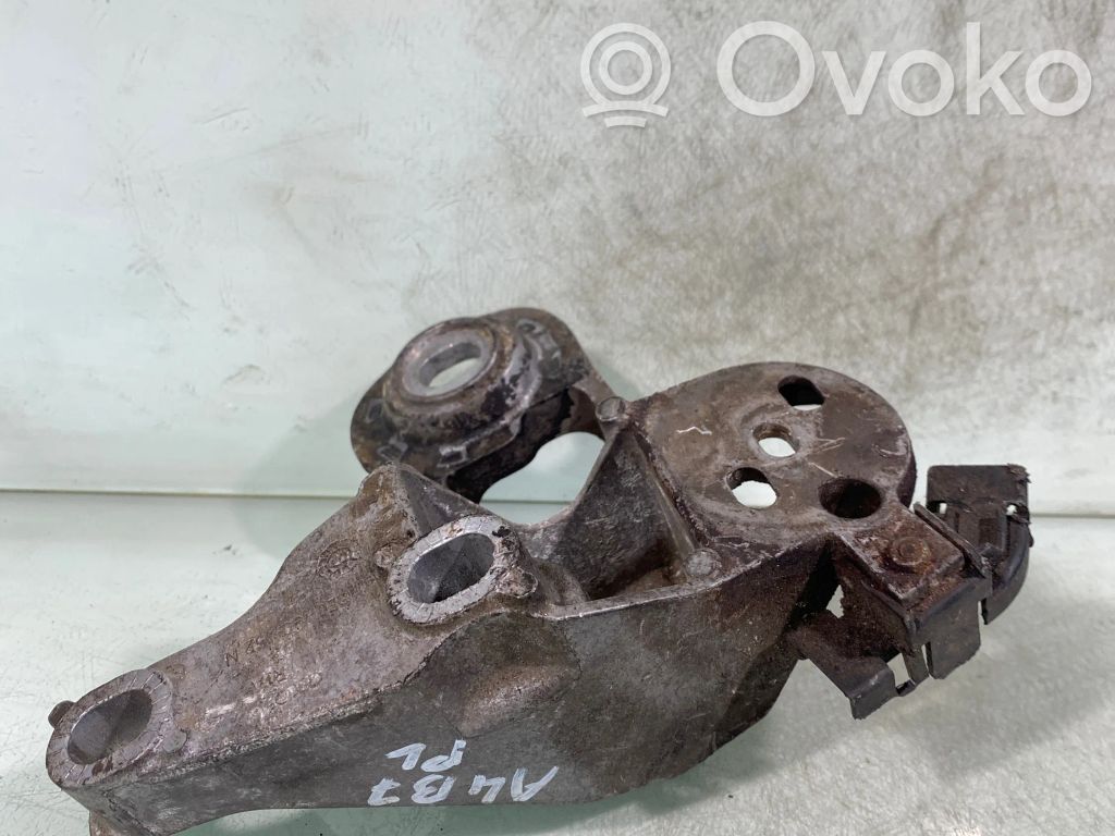 Audi A4 S4 B7 8E 8H Engine mounting bracket 