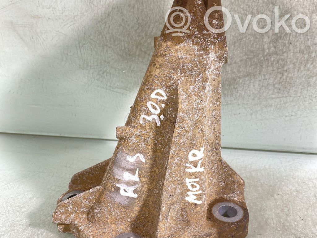 Engine mounting bracket   AH226061BA