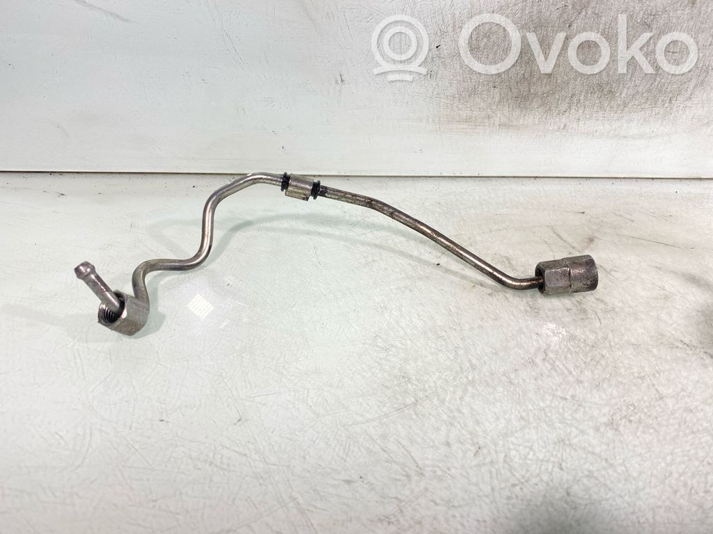 Volvo V60 Fuel injector supply line/pipe 