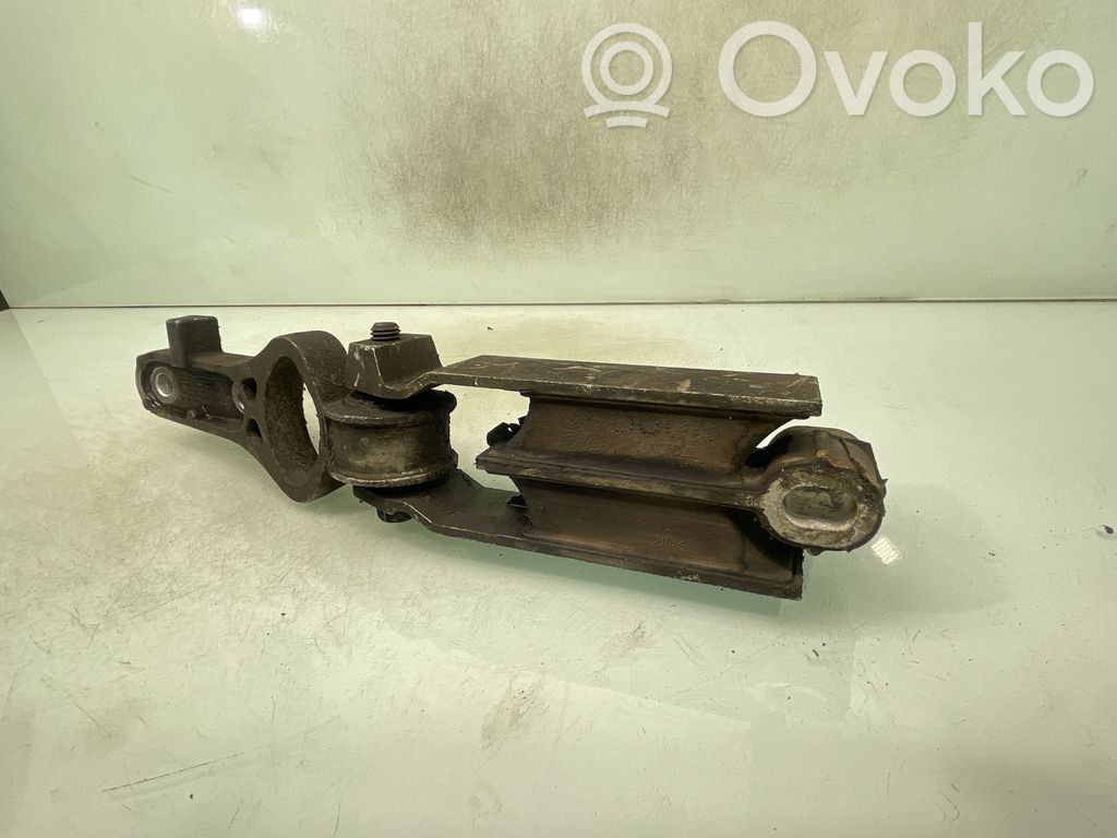 Volvo V60 Engine mount bracket 