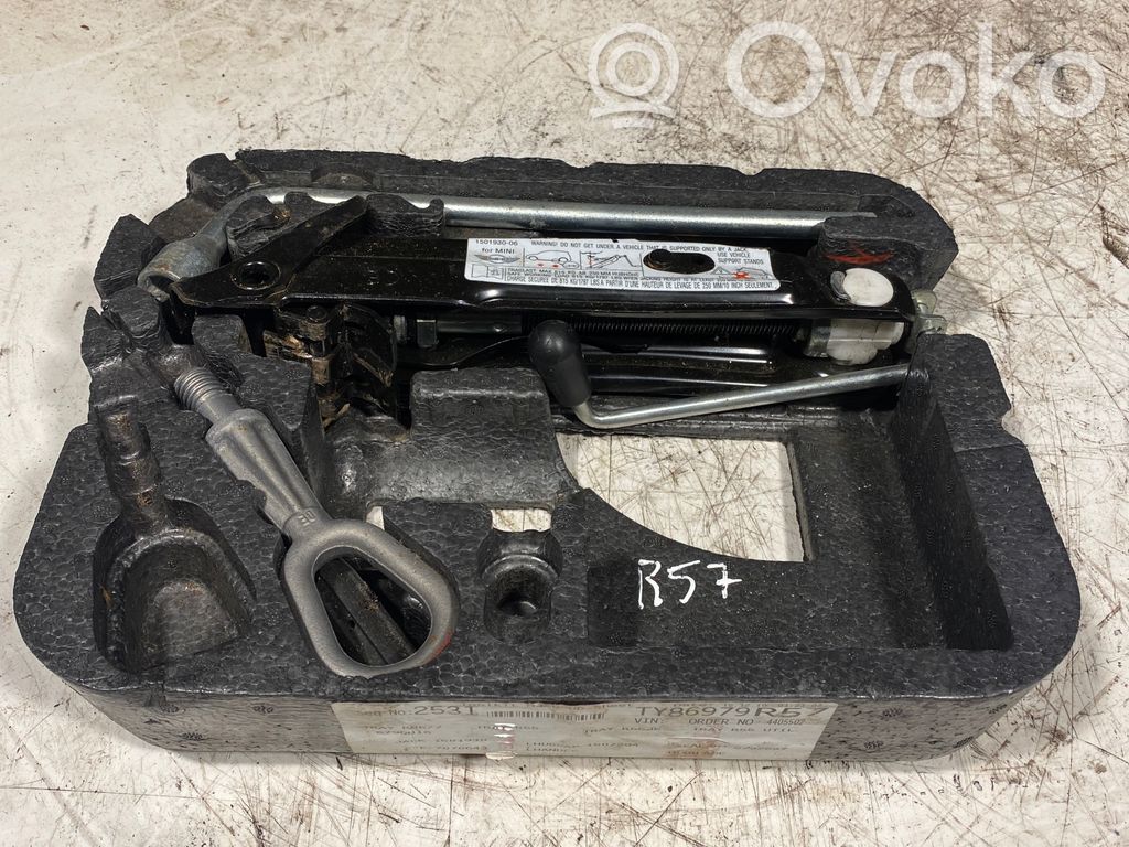 Mini One - Cooper R57 Lift Jack 