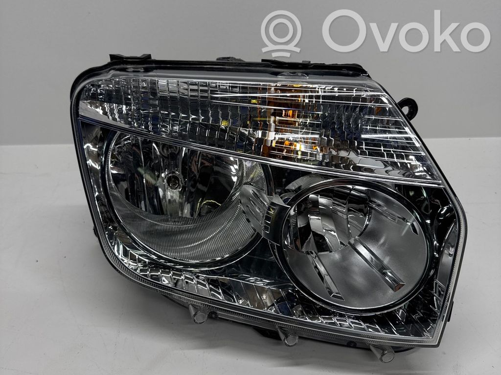 Dacia Duster Headlight/headlamp 