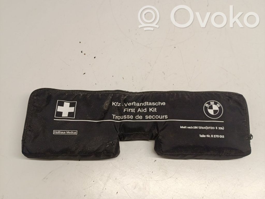 BMW 5 F10 F11 Vaistinėlė 
