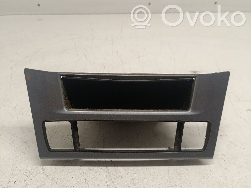BMW 5 E60 E61 Daiktadėžė centrinės konsolės 