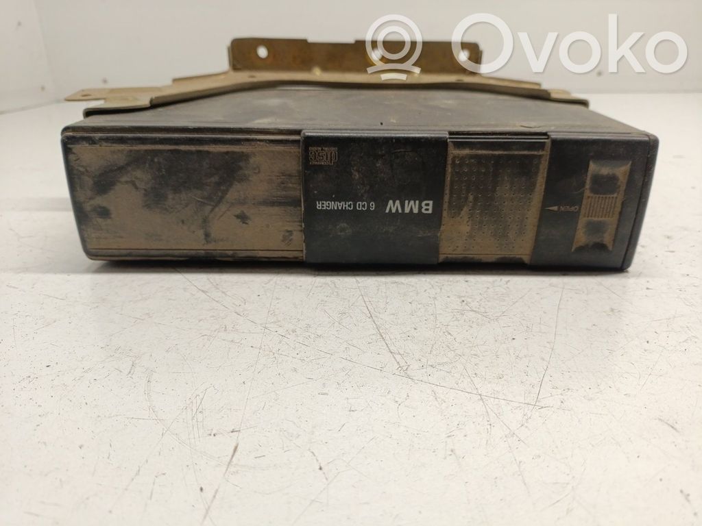 BMW 5 E39 CD/DVD keitiklis 