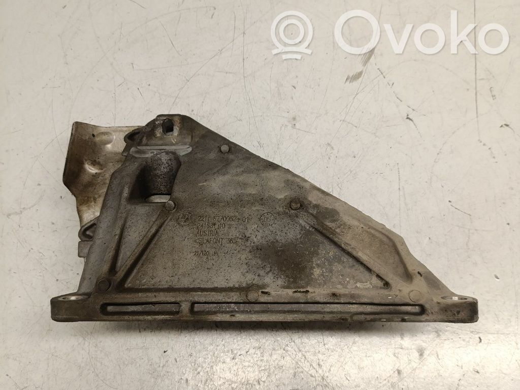 BMW 3 E90 E91 Engine mounting bracket 
