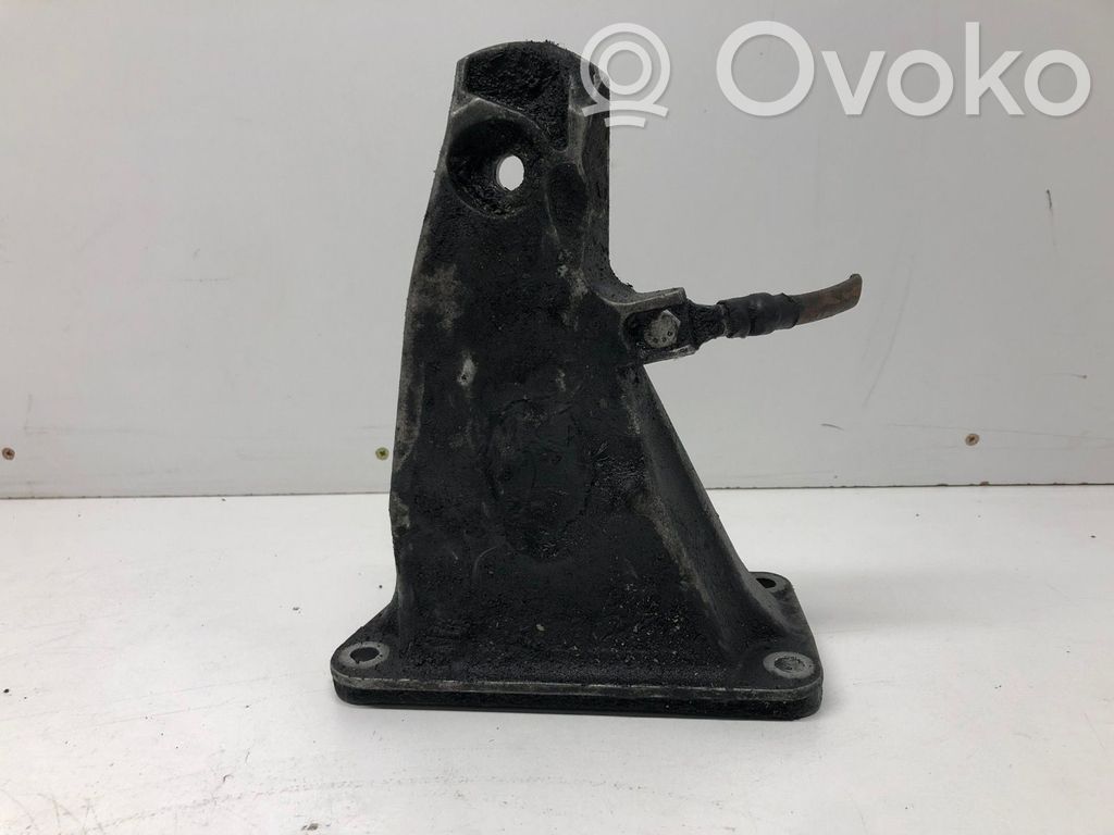 BMW 7 E65 E66 Engine mounting bracket 