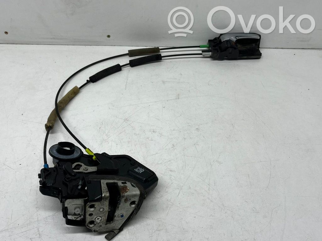 Toyota Avensis T250 Rear door lock 