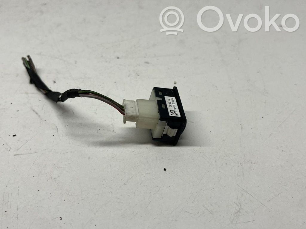 BMW 5 F10 F11 Tailgate opening switch 