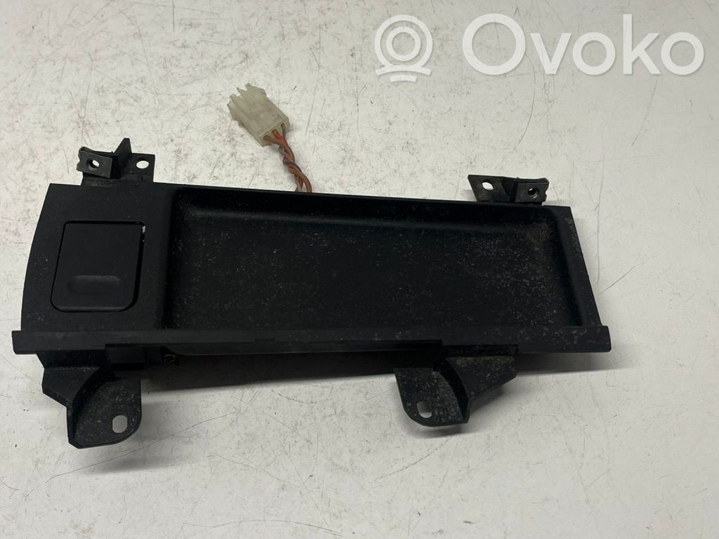 BMW 5 E39 12 V Socket (front) 