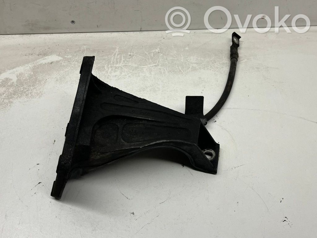 BMW 3 E46 Engine mounting bracket 
