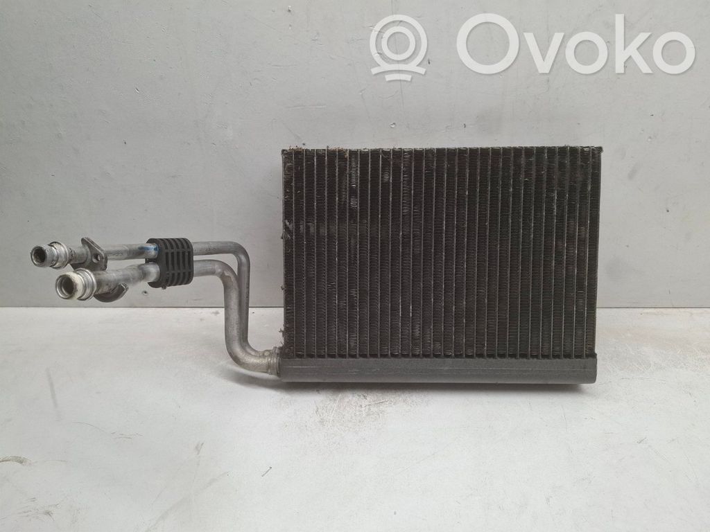 BMW 1 E81 E87 Air conditioning (A/C) radiator (interior) 