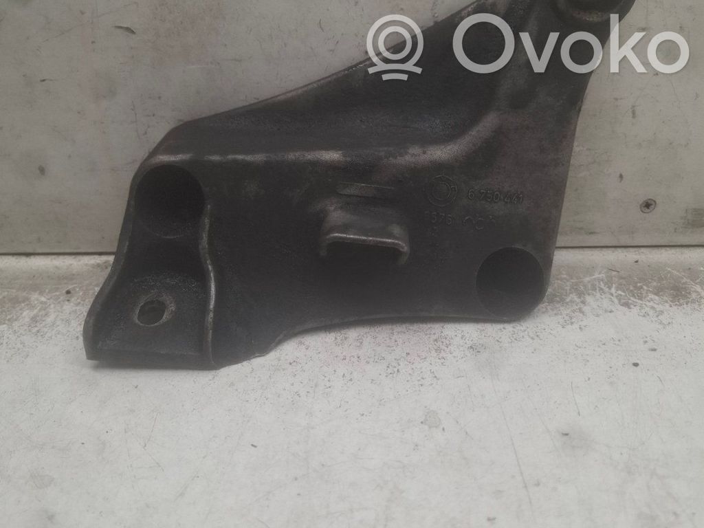 BMW 5 E39 Engine mounting bracket 