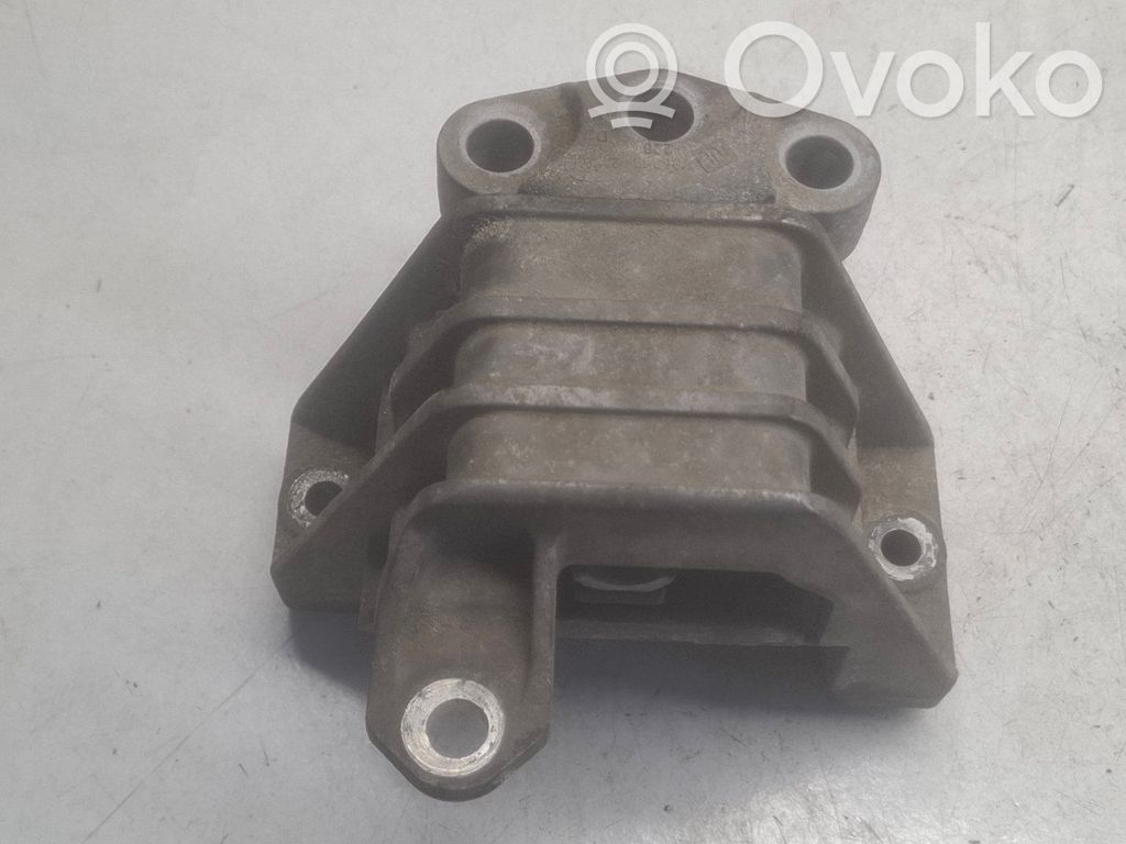 Opel Vectra C Engine mount bracket 