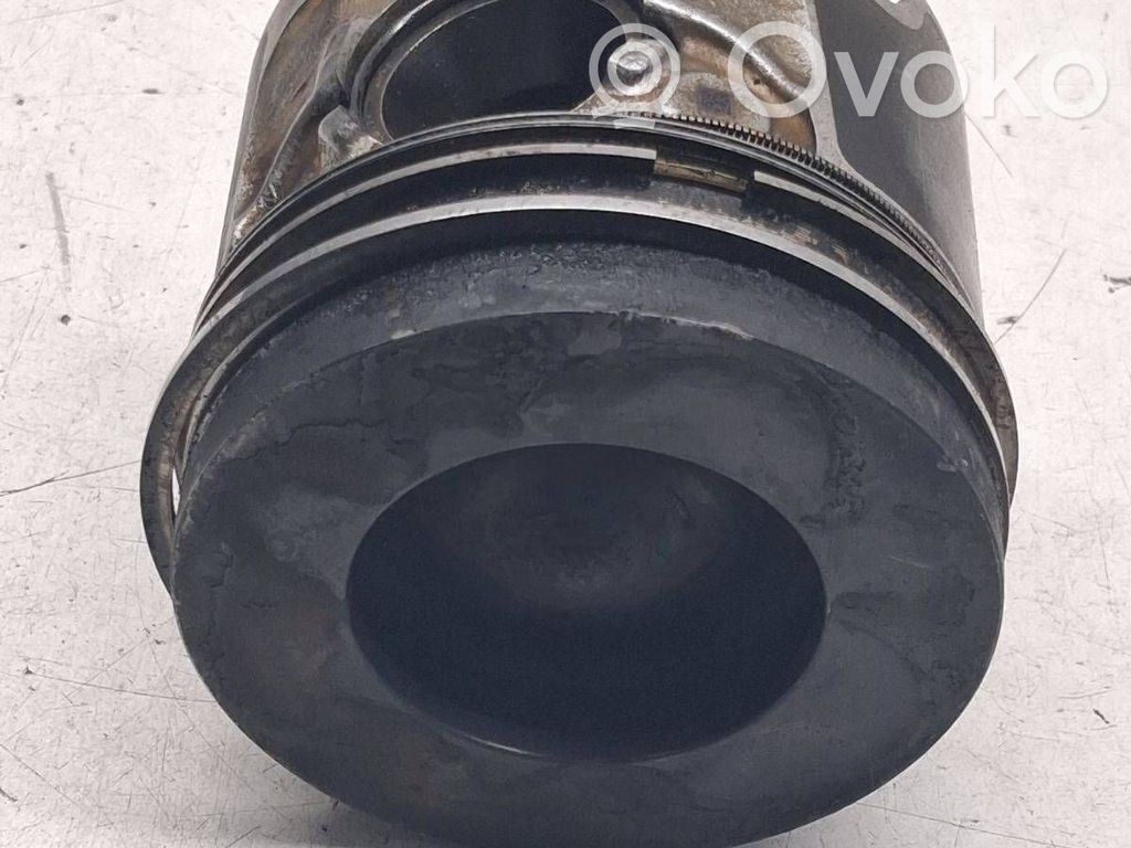 BMW 5 F10 F11 Piston 