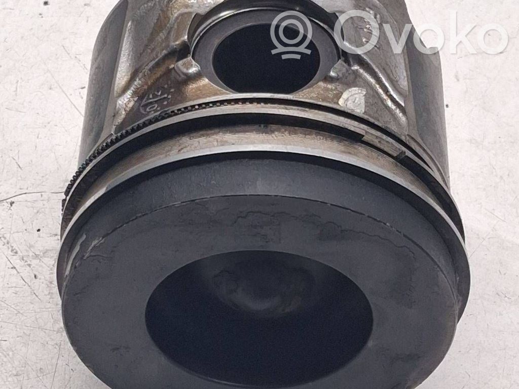 BMW 5 F10 F11 Piston 